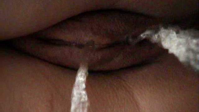 Pussy of that pissing babe is so wet on voyeur video