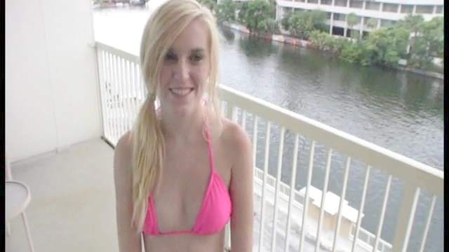 Slender blonde sucks that nice big dick