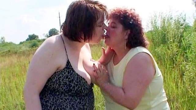 Mature BBW lesbians getting naughty