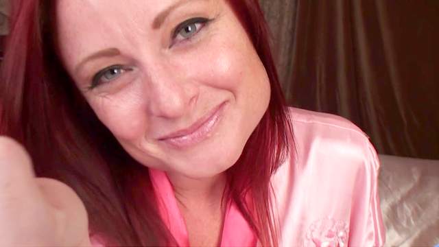 Redhead milf masturbates her lovely puss