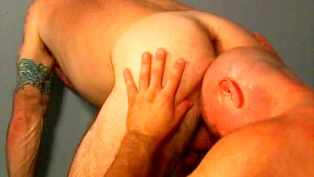 Tattooed gays are fucking each other asses