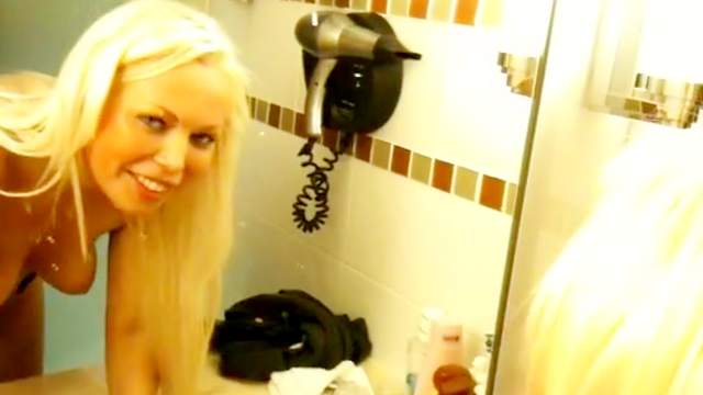 Blonde gets a really big facial load