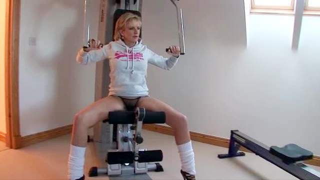 Milf works out in tight thong
