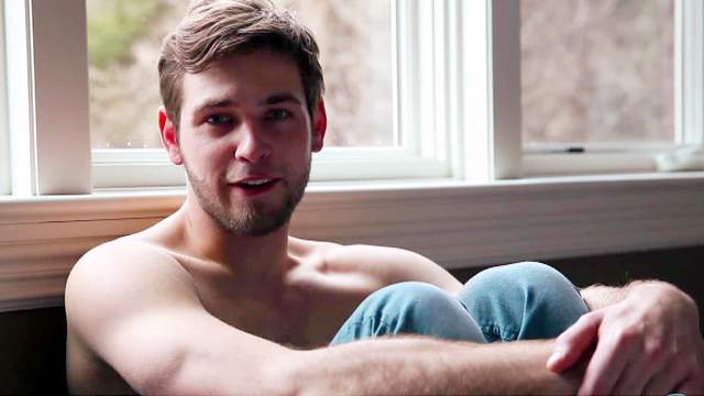 Dudes wearing jeans have anal wearing a condom