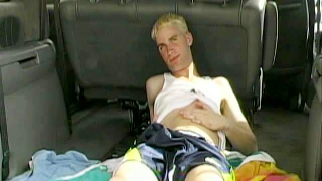 Awesome-looking gay blonde fuck in the car