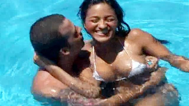 Sexy Brazil couple have sex at the poolside