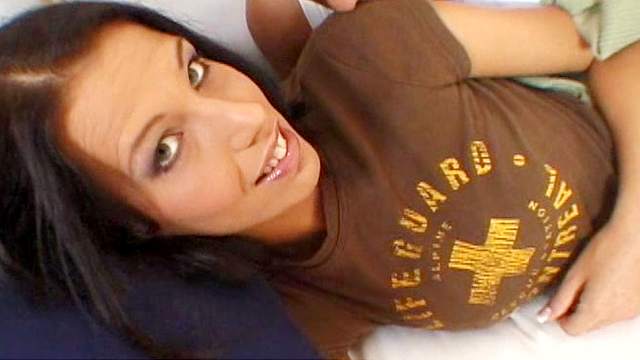 Spicy tanned chick is getting a nice cunnilingus