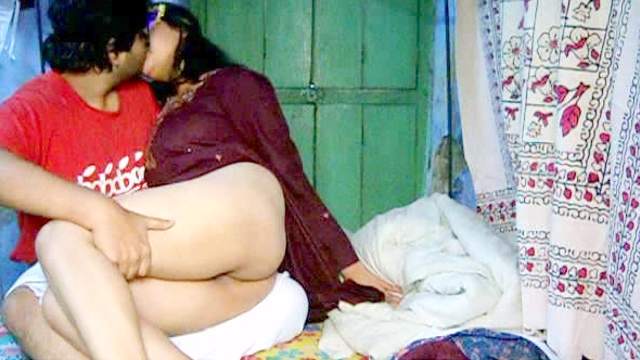 Indian couple has sex in the homemade amateur action