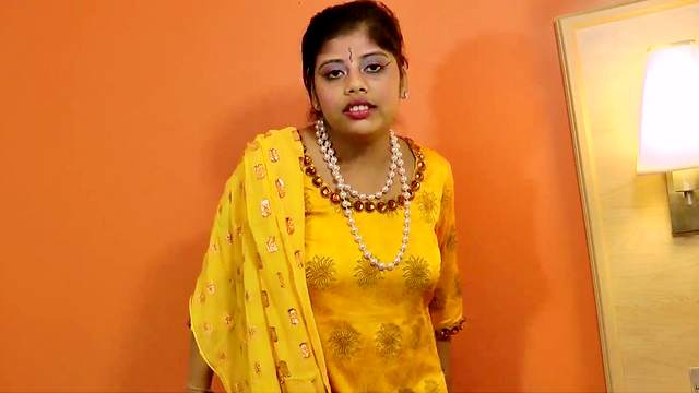 Indian Rupali is demonstrating her big boobies