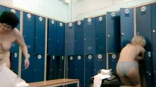 Babes are posing naked in the locker room