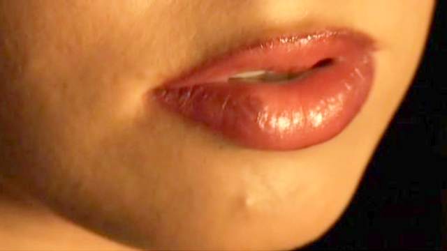 Erotic Indian shows her nice full lips