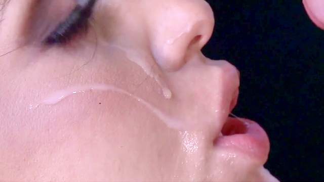 Facial to end Audrey Bitoni's special hardcore play