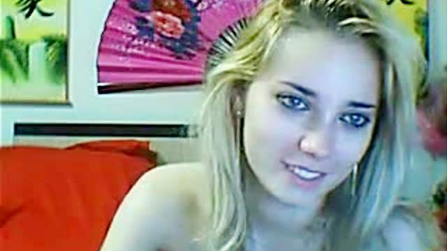 Beautiful slender webcam girl solo