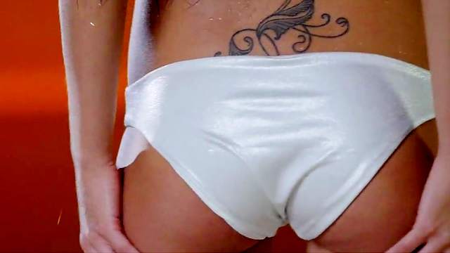 Teen in white undies complete nudity spectacle