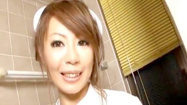 Slim Mio Hiiragi shows off romantic pussy solo on cam