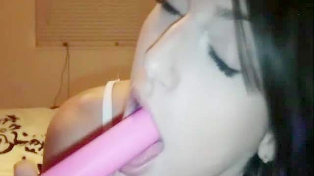 Tattooed toy fucking girl laid