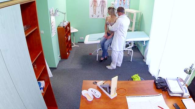 Samantha* is a patient in the hospital and she moans while being fucked by a stranger in 1080p.