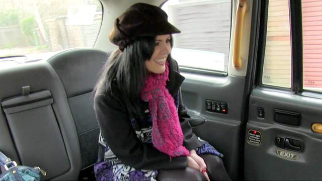 Skanky brunette lets cabbie have his way in the back seat