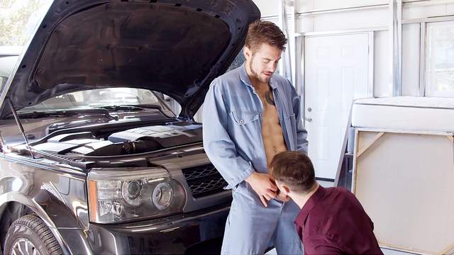 A pleasant ass fuck for two gay lovers down at the garage