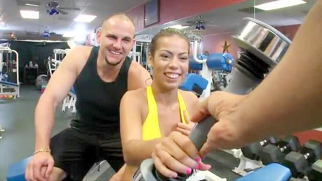 Titjob and shaved cunt fuck in gym