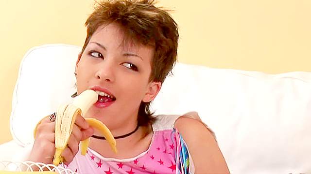 Teen has sultry banana sex