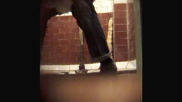 Hidden camera pissing is sexy