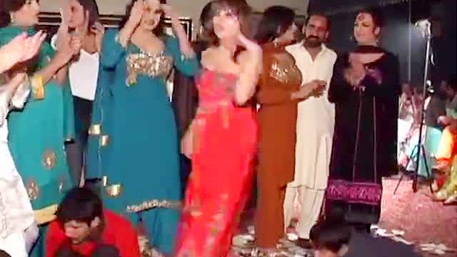 Pakistani tranny party with dancing