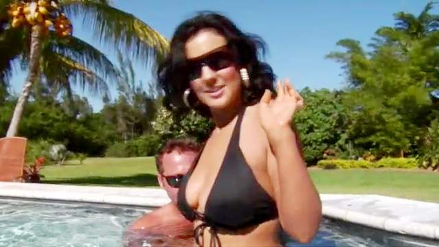 Hot bikini mom fucked poolside