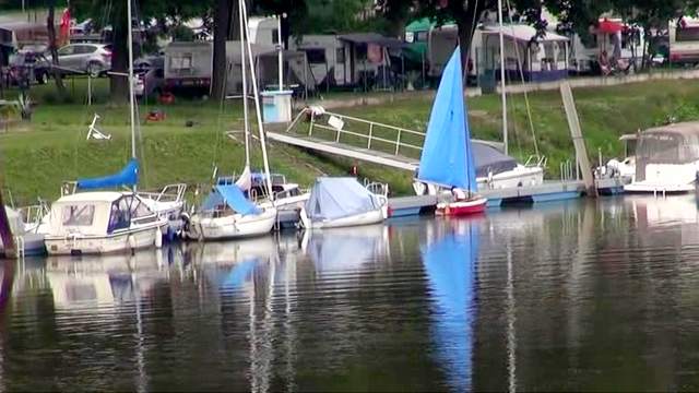 Sex on a row boat in the lake