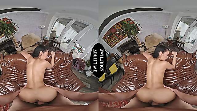 Ryan Driller and Sarah Lace in hot vr action, showcasing her flexibility and appetite.