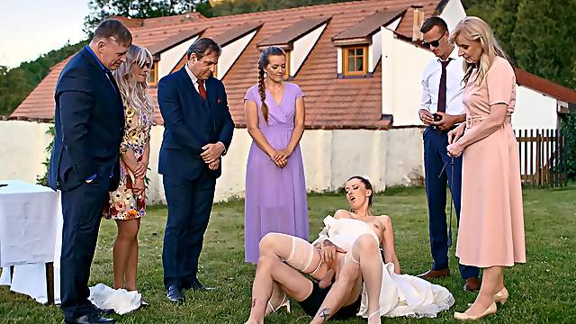 Andrea is a naughty bride who loves to spread her legs