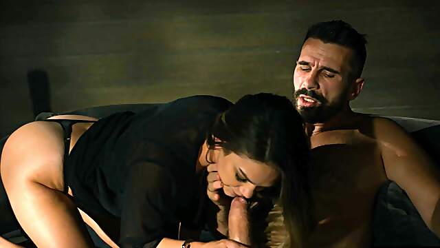 Old stud Manuel Ferrara bangs young babe Athena Faris on the sofa.