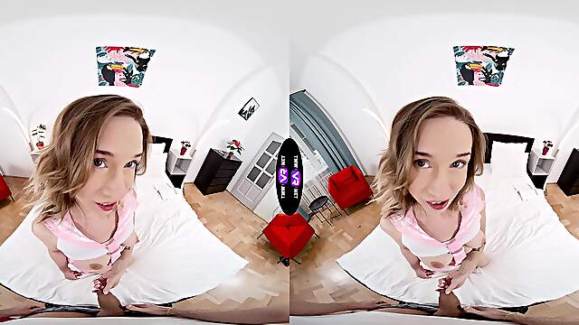 Cute blonde teen Alice Klay rides a big cock in stunning vr peaches scene