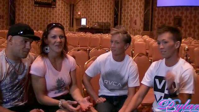 Ringside chat at a lady fight