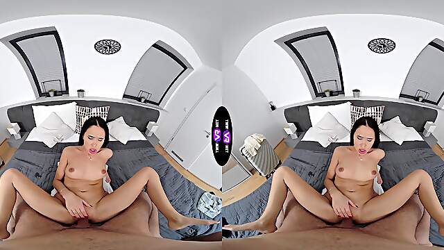 Teen Alyssa's juicy peach gets pounded in VR