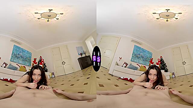 Teen Amelia's shaven pussy under the Christmas tree in VR