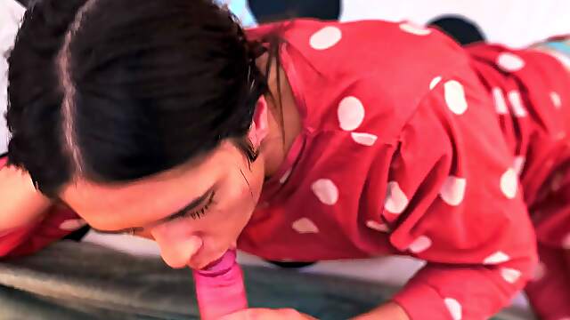 Steph's raw thrusting in Brunette Scarlett's mouth