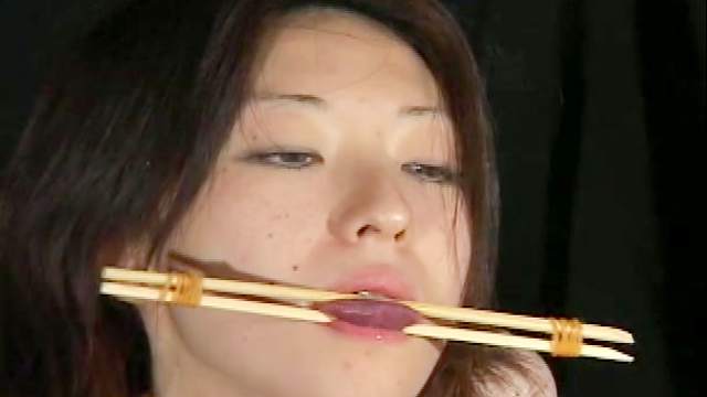 Japanese girl desires kinky bondage