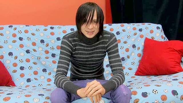 Pierced lips emo boy jerks off