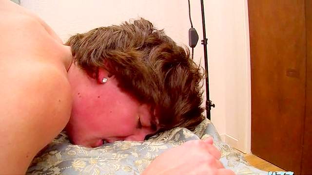 Brady Heinze sucking and swallowing dick of Patrick Kennedy