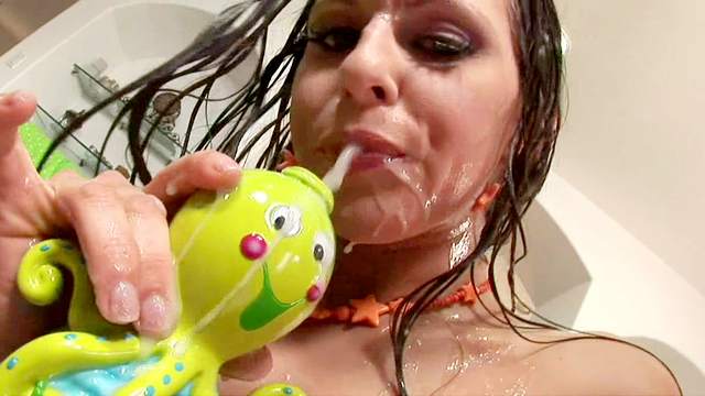 Rachel Roxxx really craves to get facial load