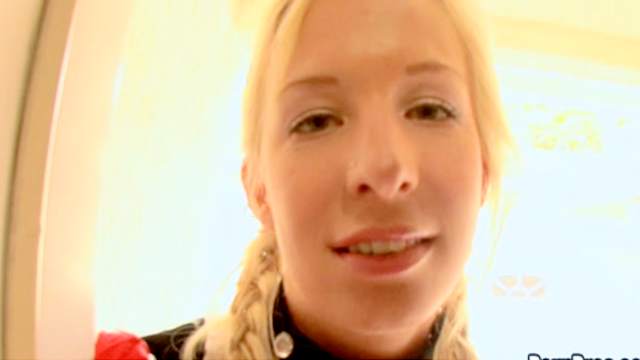 Pigtailed babe Eden Adams craves to get cuni
