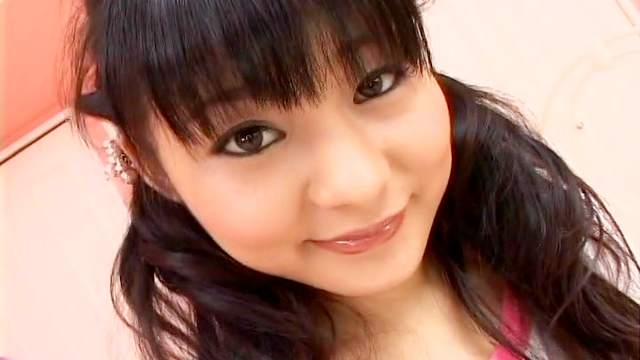 Sweet Asian beauty Rin Mizusaki is playing with her puss