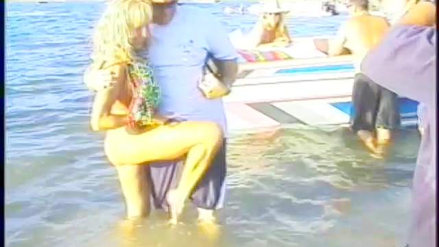 Sexy babes are demonstrating their booties on the beach