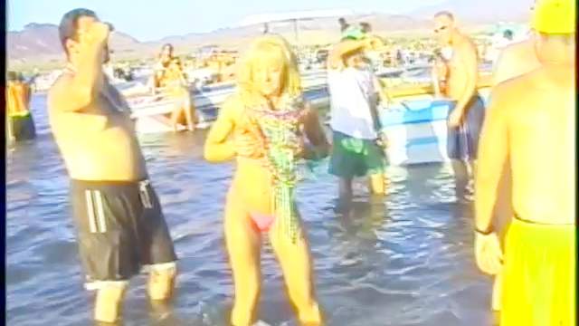 Sexy babes are demonstrating their booties on the beach