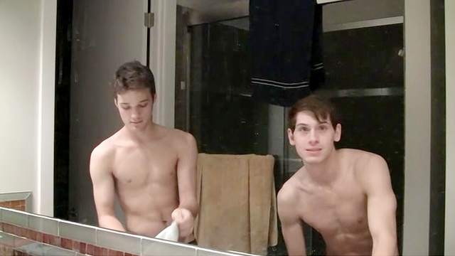 Two perverted dudes are fucking in each other asses