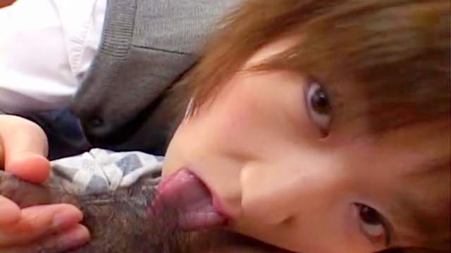 Shinobu Kasagi masturbates her lovely Asian pussy